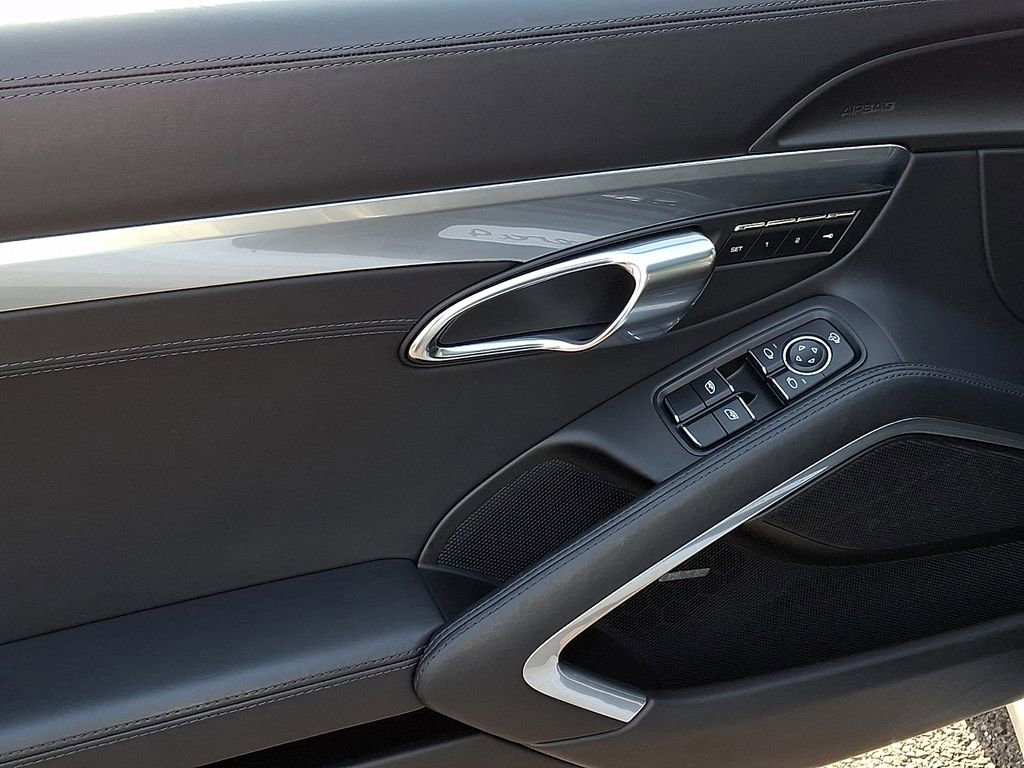 Used 2015 Porsche 911 Carrera 4 image 10