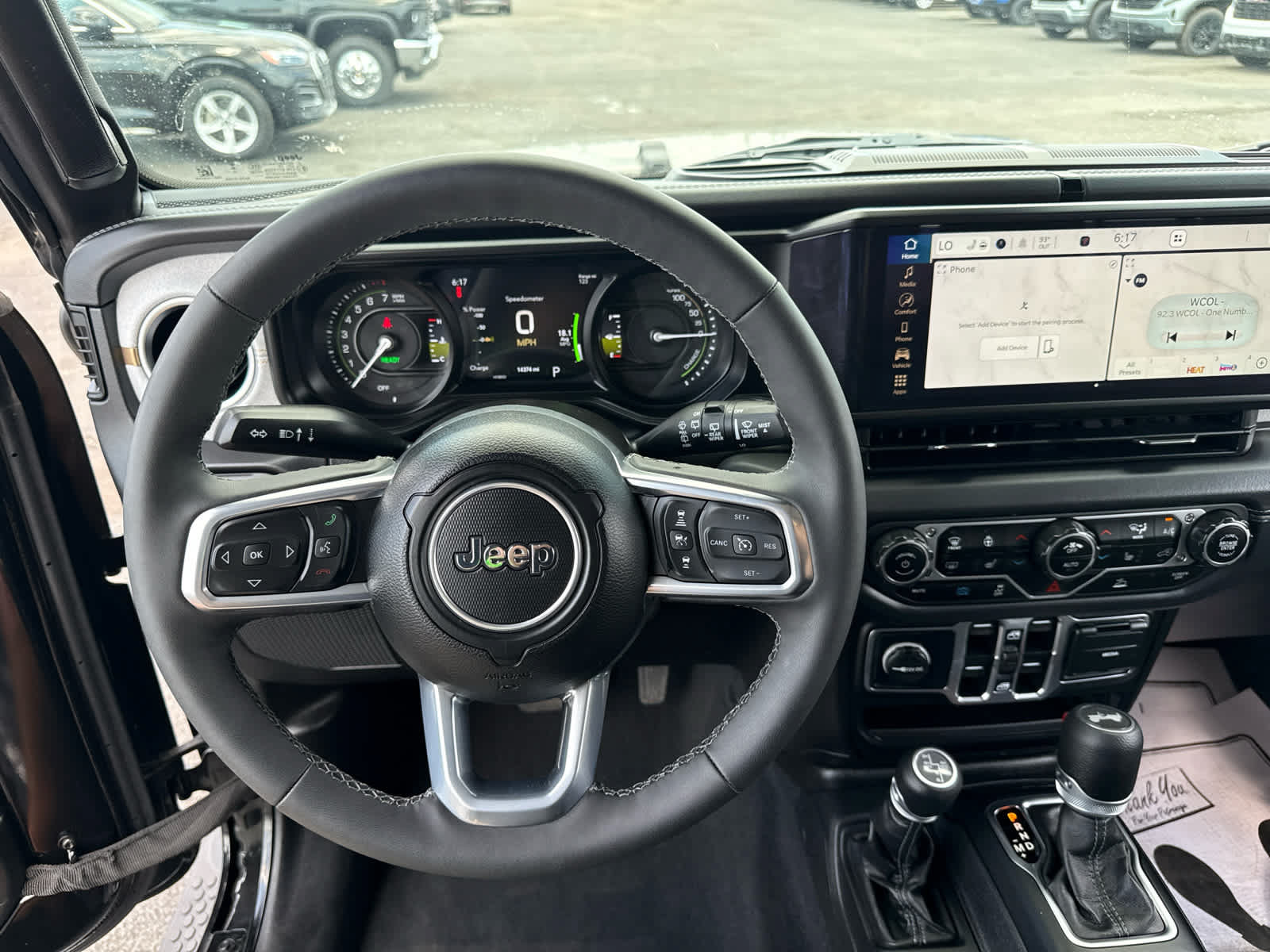 Used 2025 Jeep Wrangler Unlimited Sahara AWD/4WD image 17