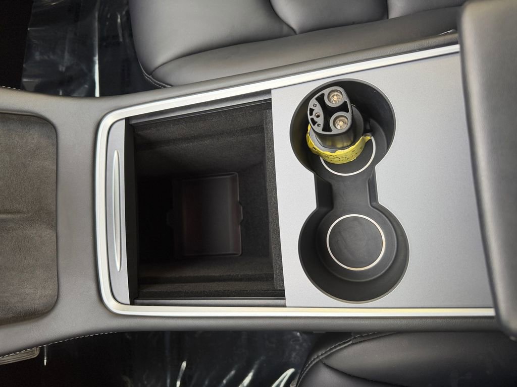 Used 2023 Tesla Model Y Long Range image 16