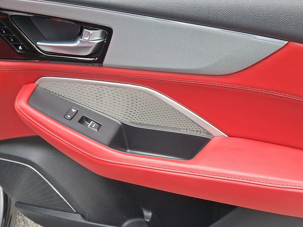 Used 2023 Acura MDX A-Spec image 10