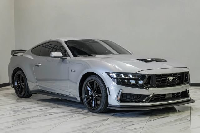 Used 2024 Ford Mustang GT RWD image 9