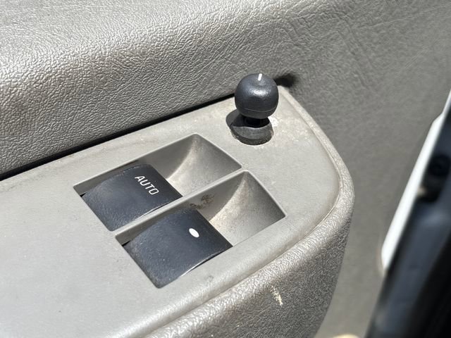 Used 2017 Chevrolet Express 2500 RWD image 12