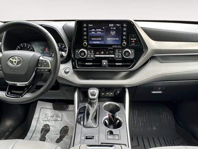 Used 2020 Toyota Highlander XLE FWD image 11