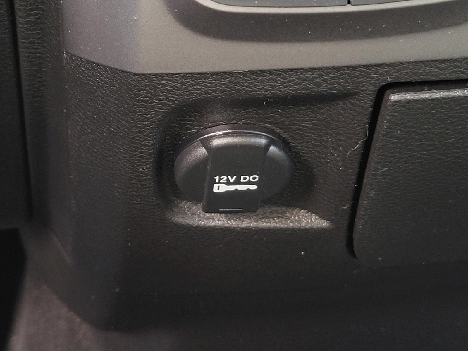 Used 2022 RAM 1500 Classic SLT AWD/4WD image 26