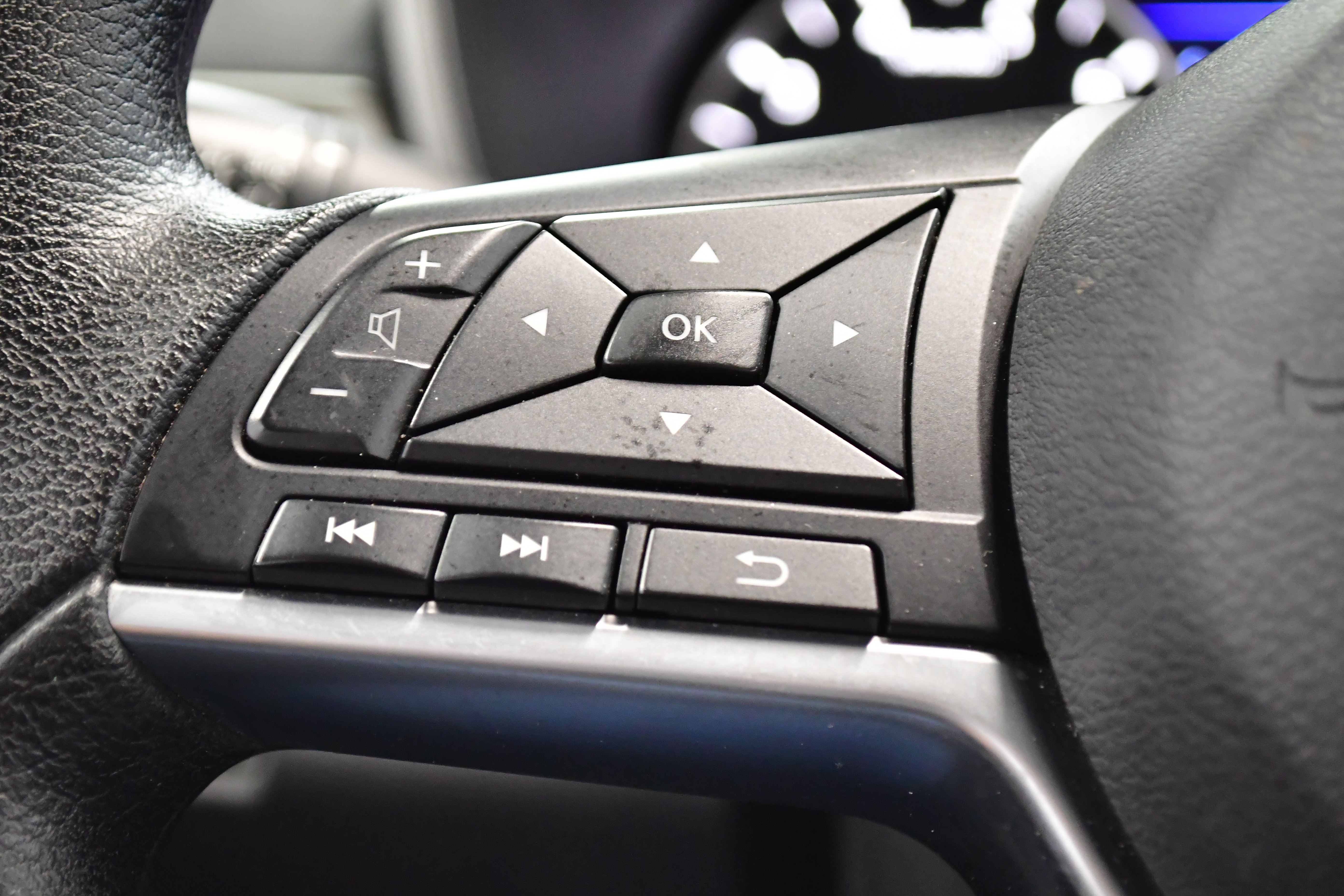 Used 2025 Nissan Altima 2.5 SV FWD image 20
