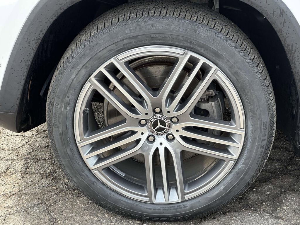 Used 2021 Mercedes-Benz GLS 450 4MATIC image 9