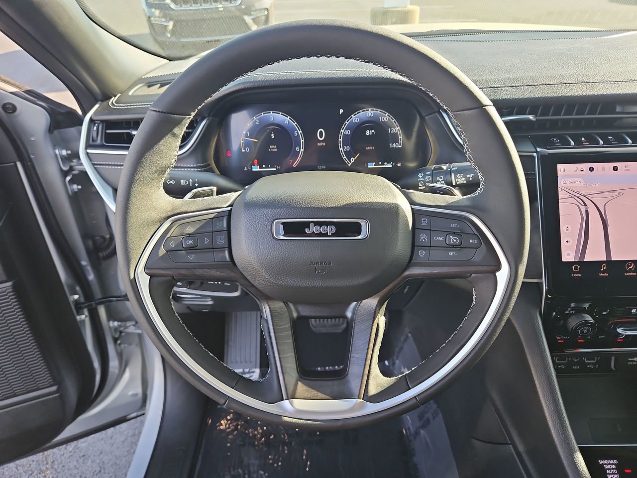 New 2025 Jeep Grand Cherokee Limited w/ Luxury Tech Group II image 21