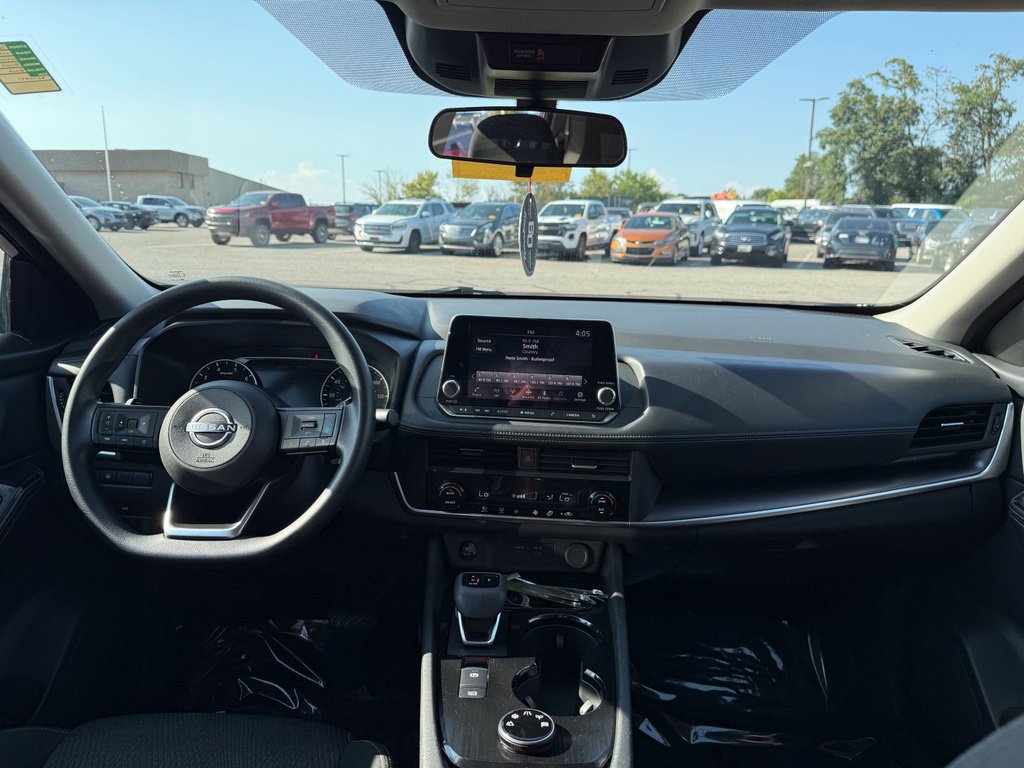 Used 2024 Nissan Rogue SV AWD/4WD image 10