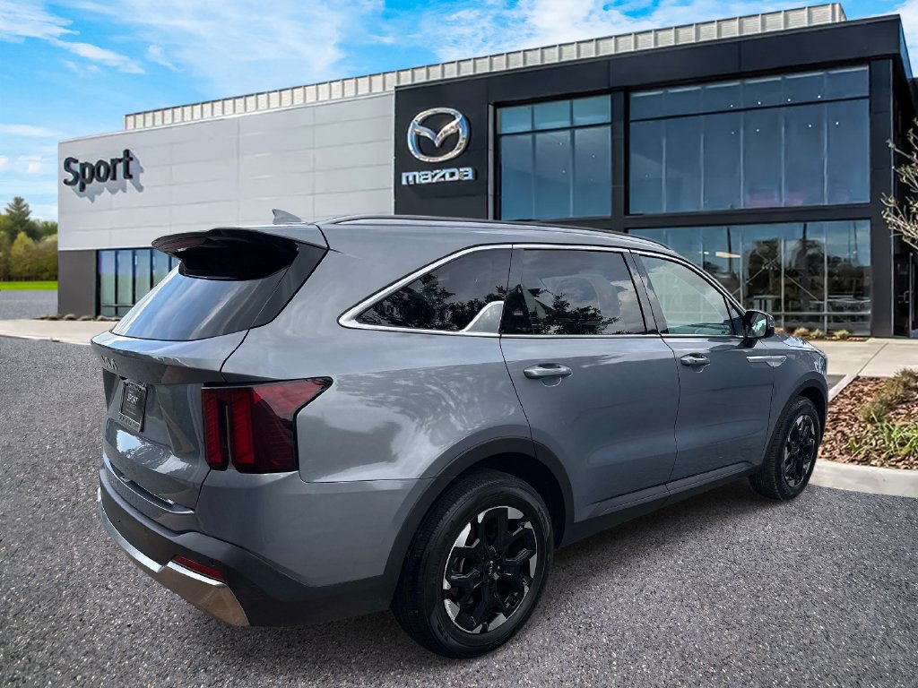 Used 2024 Kia Sorento S FWD image 3