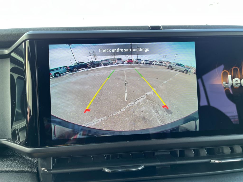 Used 2025 Jeep Wrangler Unlimited Sahara w/ Safety Group image 17