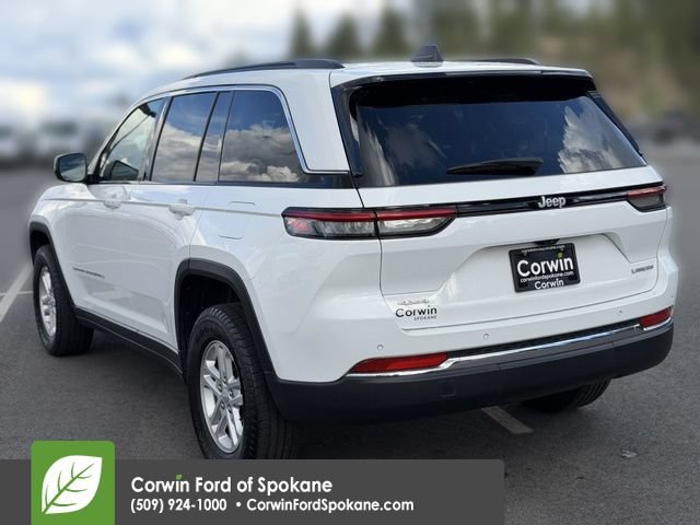 Used 2024 Jeep Grand Cherokee Laredo w/ Trailer Tow Package AWD/4WD image 16