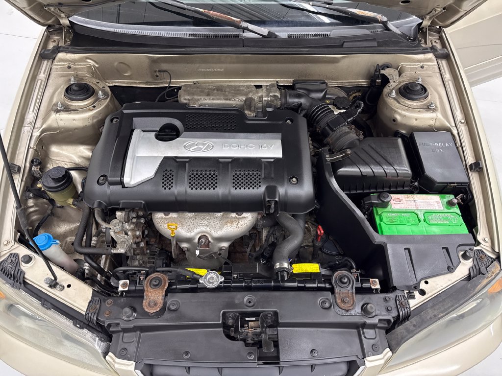 Used 2005 Hyundai Elantra Sedan FWD image 10