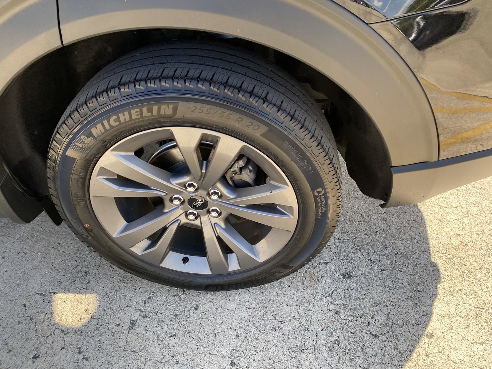 Used 2021 Ford Explorer XLT w/ Equipment Group 202A AWD/4WD image 7