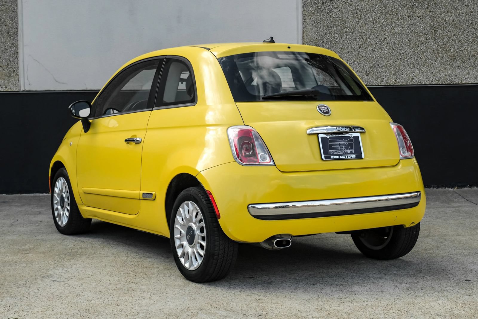 Used 2012 FIAT 500 Lounge FWD image 11
