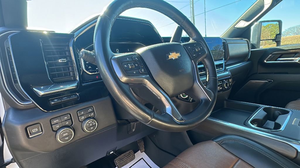 Used 2024 Chevrolet Silverado 2500 High Country w/ High Country Premium Package image 12
