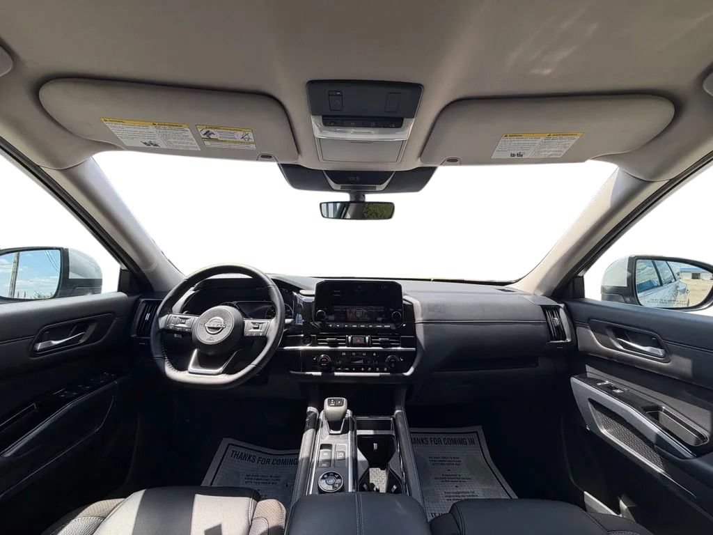 Used 2025 Nissan Pathfinder SL w/ Black Appearance Package AWD/4WD image 10