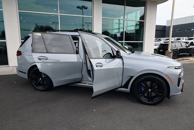 Used 2024 BMW X7 xDrive40i w/ Executive Package AWD/4WD image 29