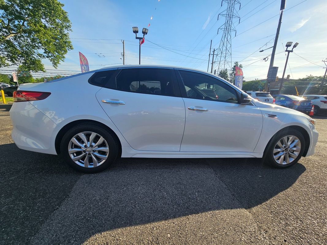 Used 2018 Kia Optima S FWD image 5