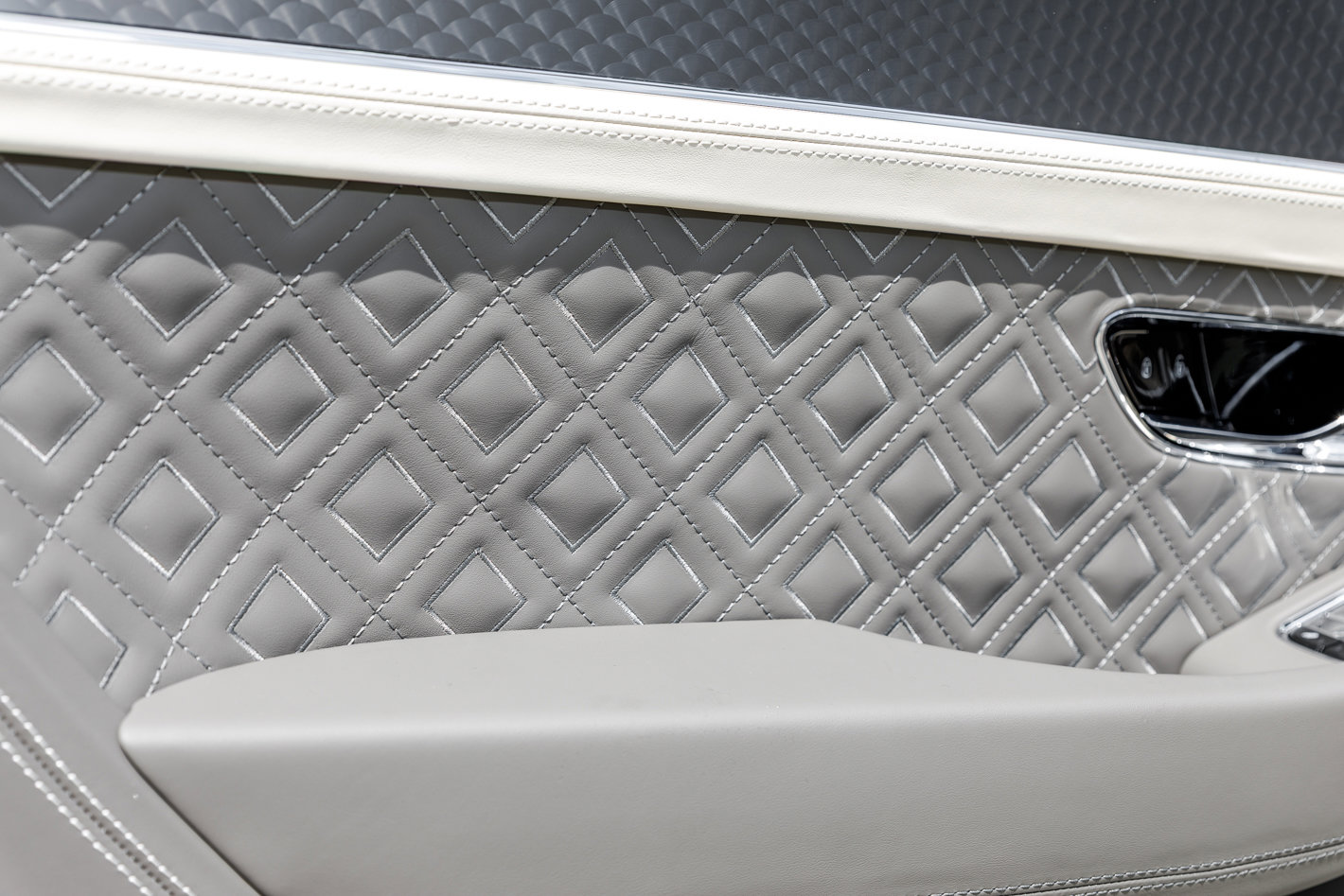 Used 2024 Bentley Continental GT V8 image 23