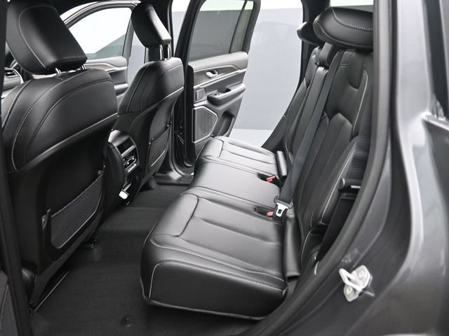 New 2026 Jeep Grand Cherokee Limited AWD/4WD image 13