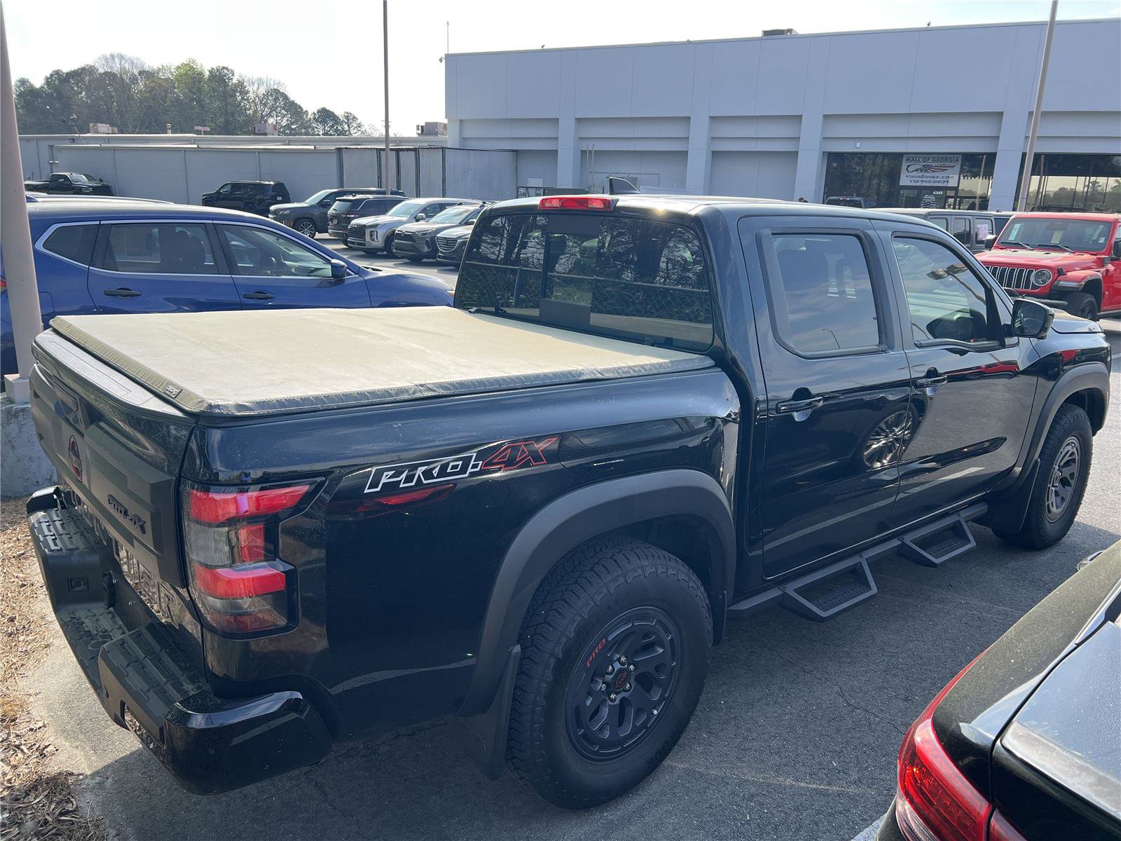 Used 2025 Nissan Frontier PRO-4X w/ Pro Premium Package image 4
