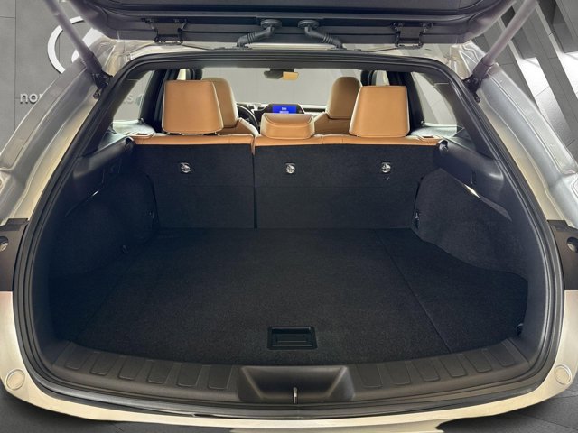 Certified 2025 Lexus UX 300h FWD w/ Accessory Package (Z1) image 20