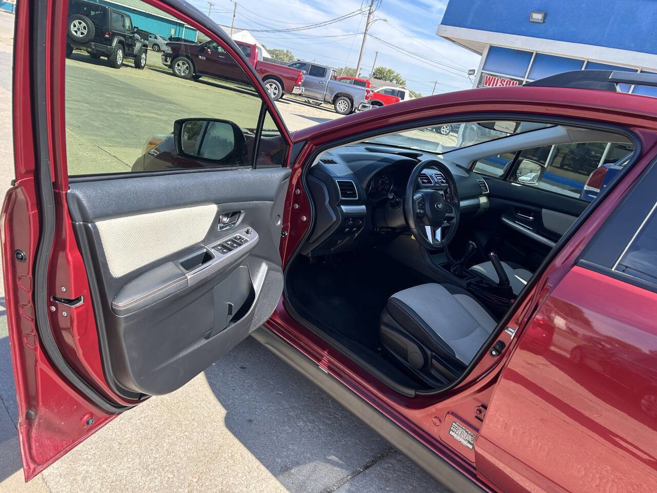 Used 2017 Subaru Crosstrek 2.0i Premium image 10