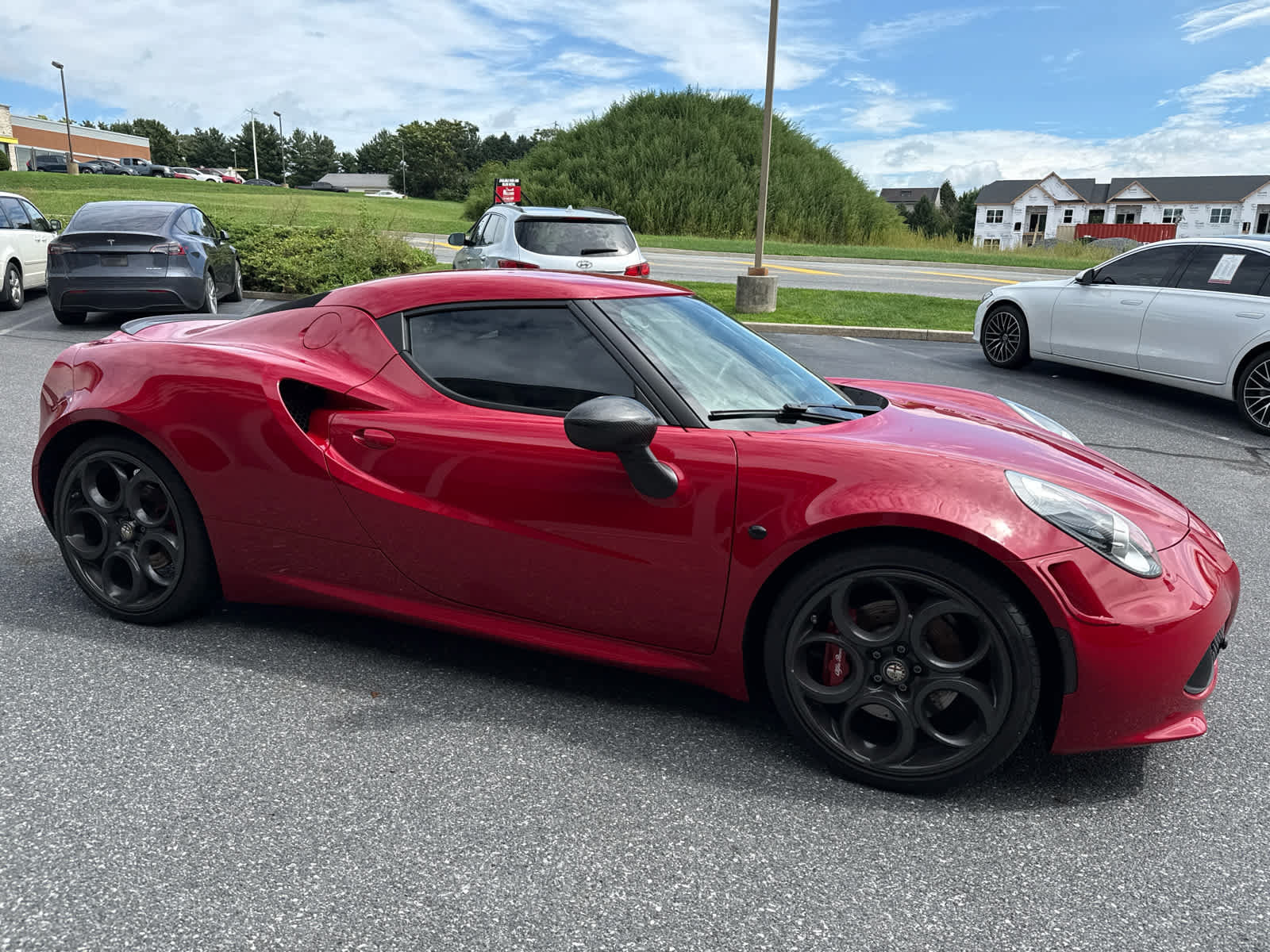 Used 2015 Alfa Romeo 4C Launch Edition w/ Convenience Group RWD image 4