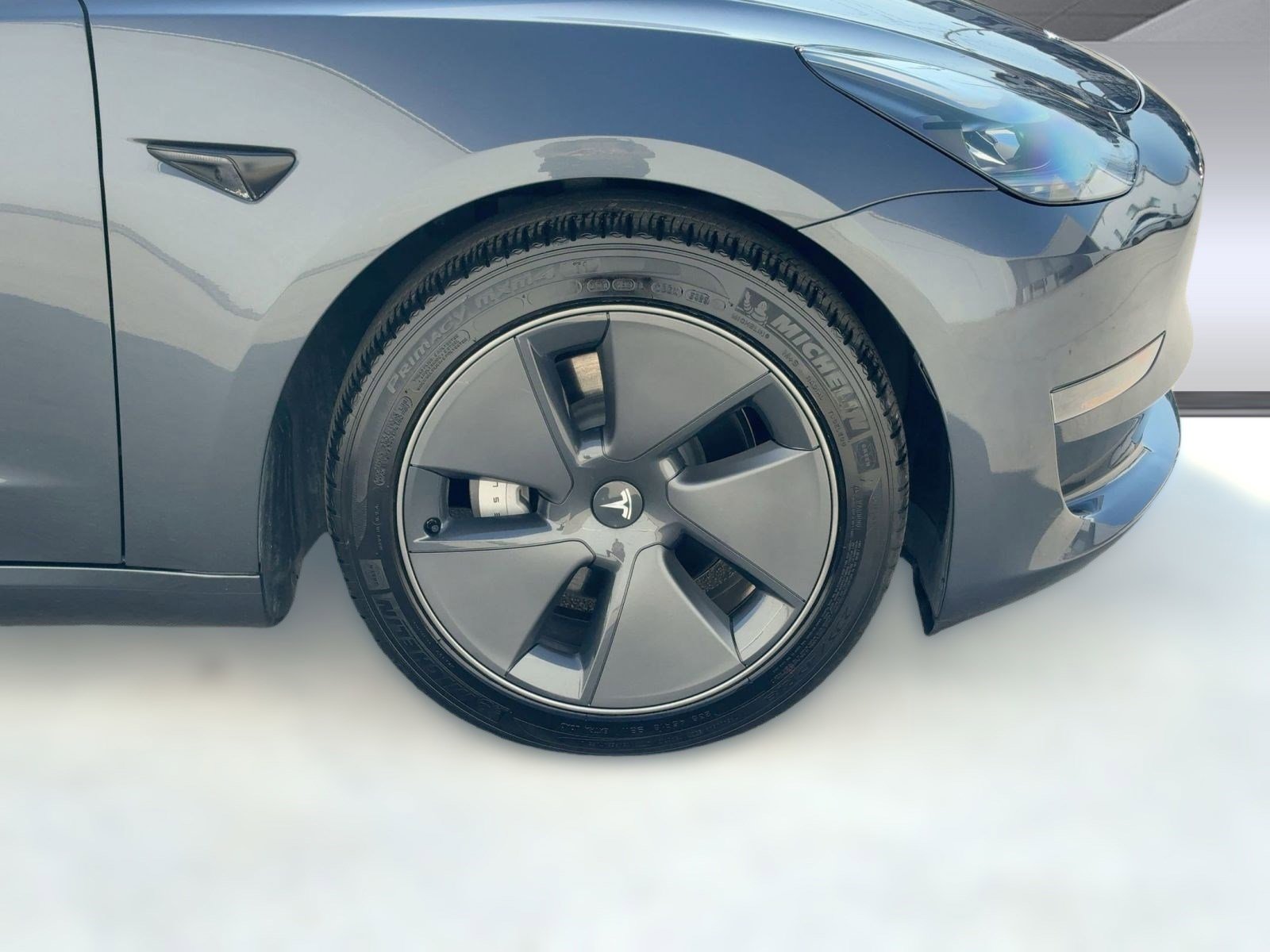 Used 2023 Tesla Model 3 Standard Range image 12