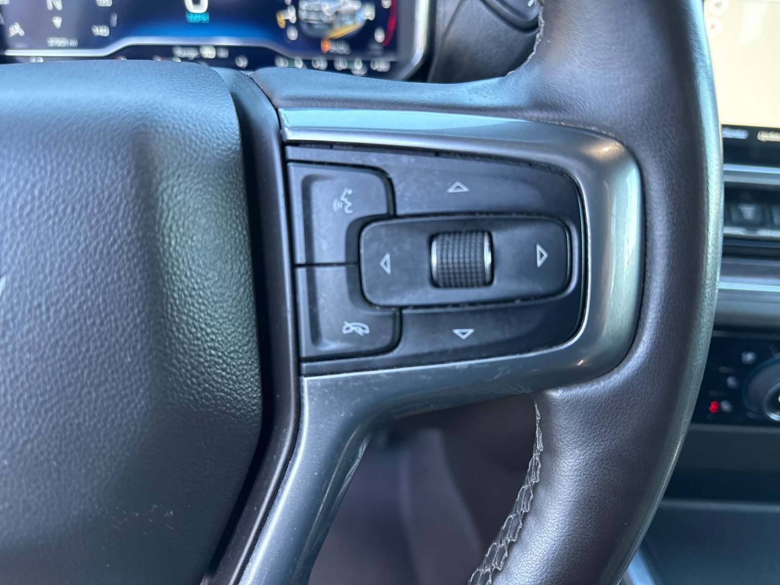 Used 2024 Chevrolet Silverado 3500 LTZ w/ LTZ Convenience Package image 21