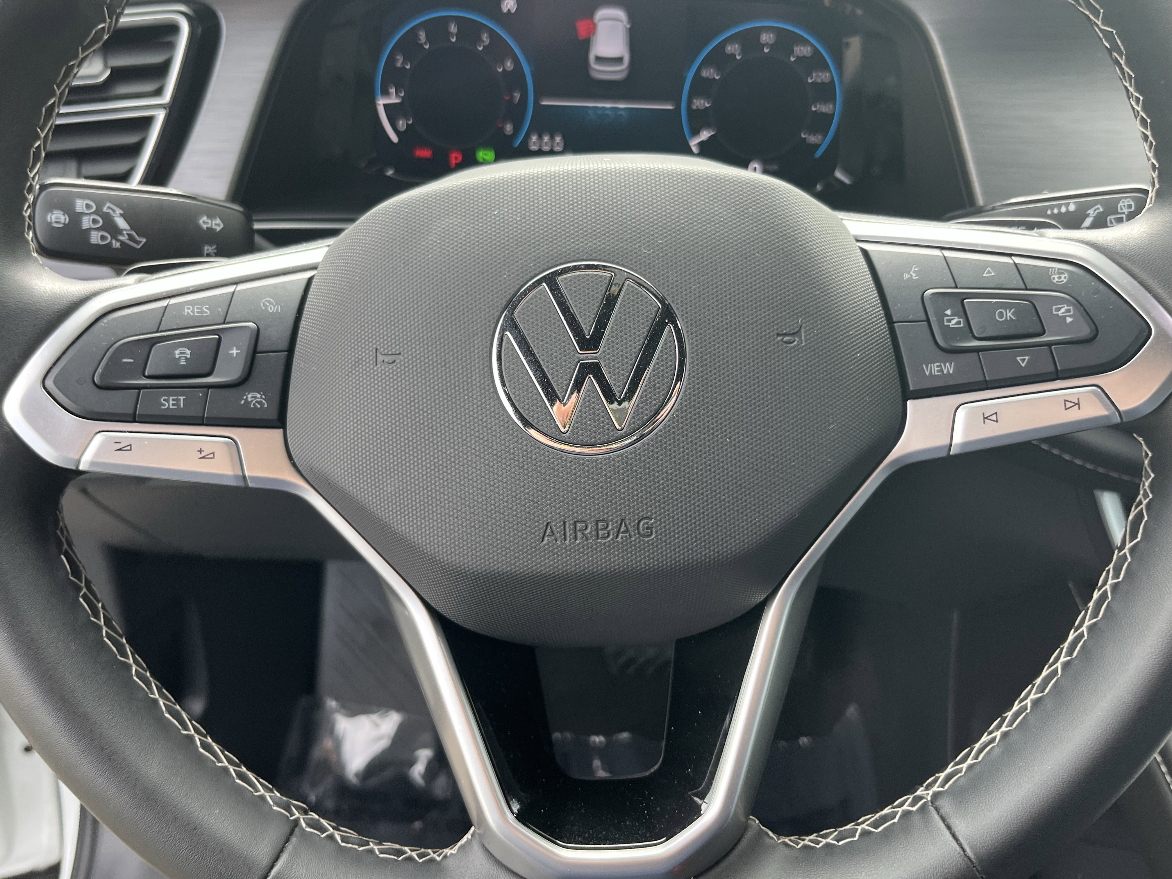 Used 2025 Volkswagen Atlas Cross Sport SE AWD/4WD image 18