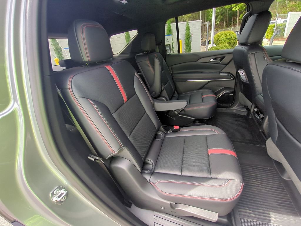 Used 2026 Chevrolet Traverse RS image 35