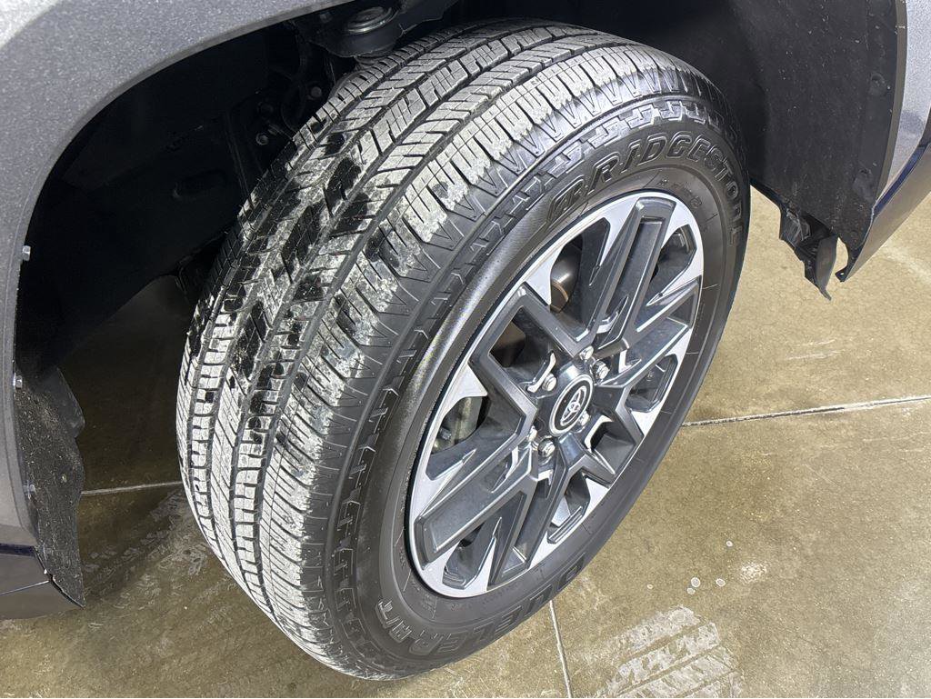 Used 2024 Toyota Tundra Limited image 9