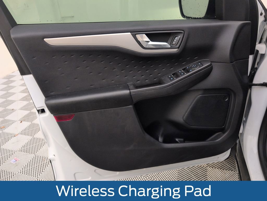 Used 2020 Ford Escape SE Sport image 34