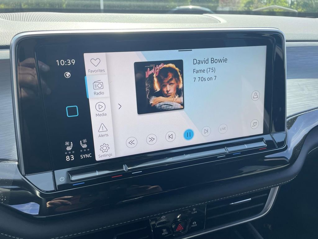 Used 2025 Volkswagen Atlas Cross Sport SE FWD image 26