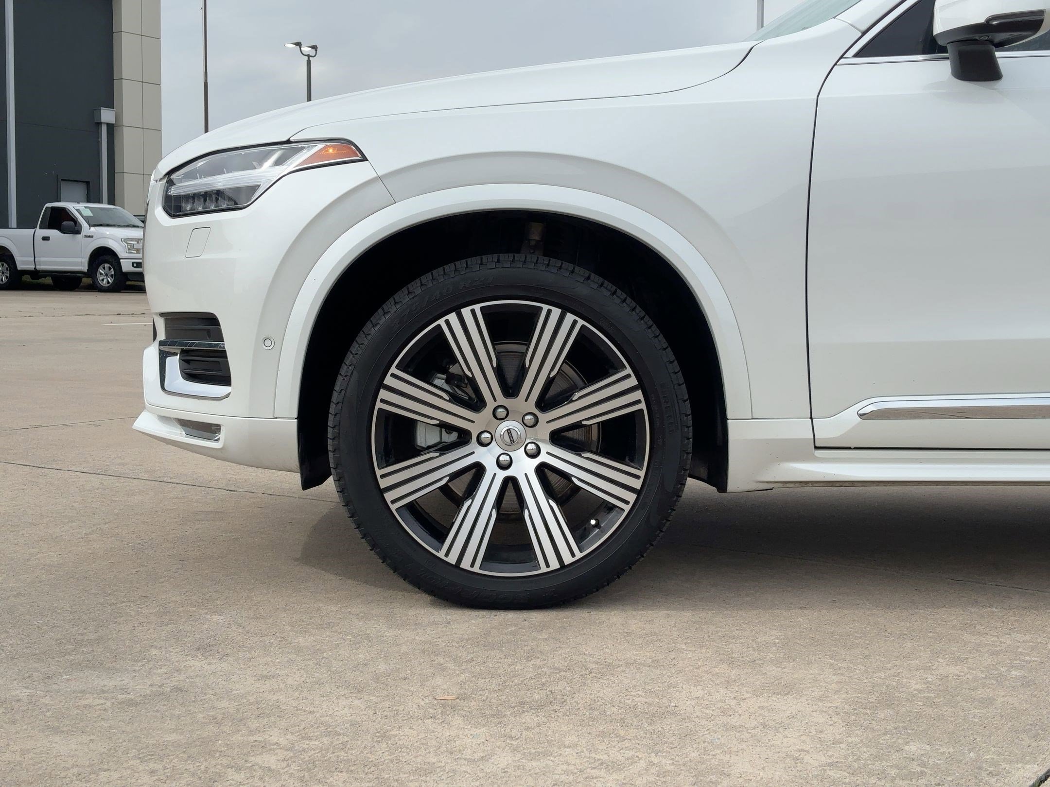 Used 2024 Volvo XC90 B6 Plus w/ Protection Package Premier image 12