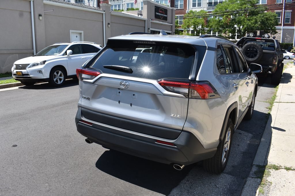 Used 2025 Toyota RAV4 XLE FWD image 4