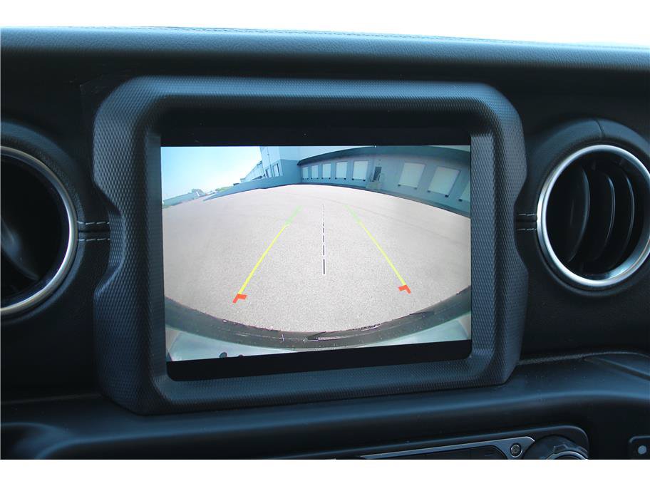 Used 2020 Jeep Wrangler Unlimited Sahara AWD/4WD image 22