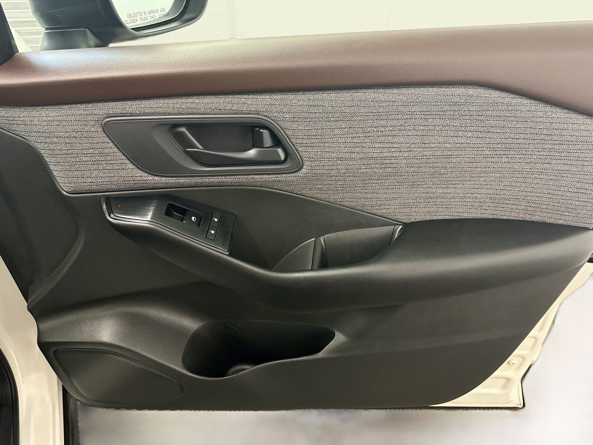 Used 2023 Nissan Rogue S AWD/4WD image 32