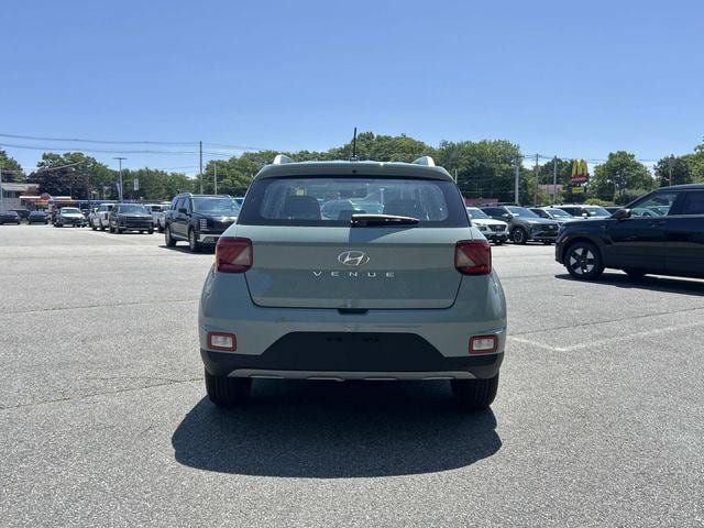 New 2026 Hyundai Venue SEL FWD image 3