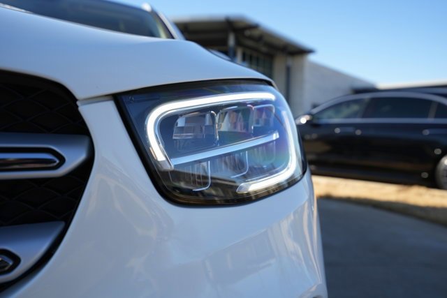 Used 2022 Mercedes-Benz GLC 300 4MATIC w/ Multimedia Package Lite image 12