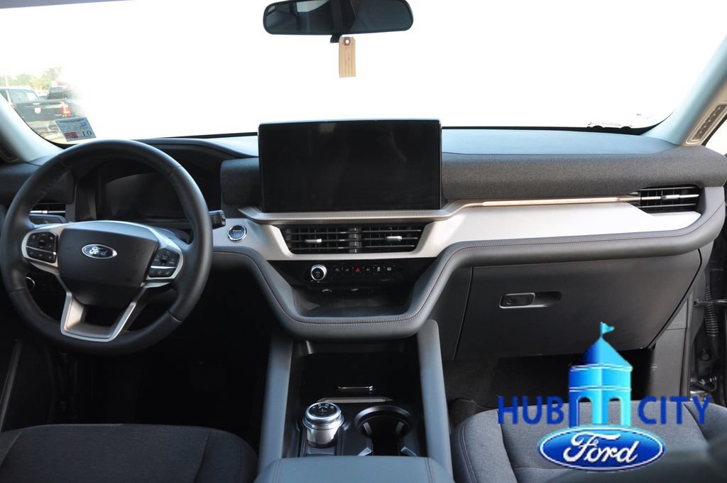 Used 2025 Ford Explorer Active RWD image 18