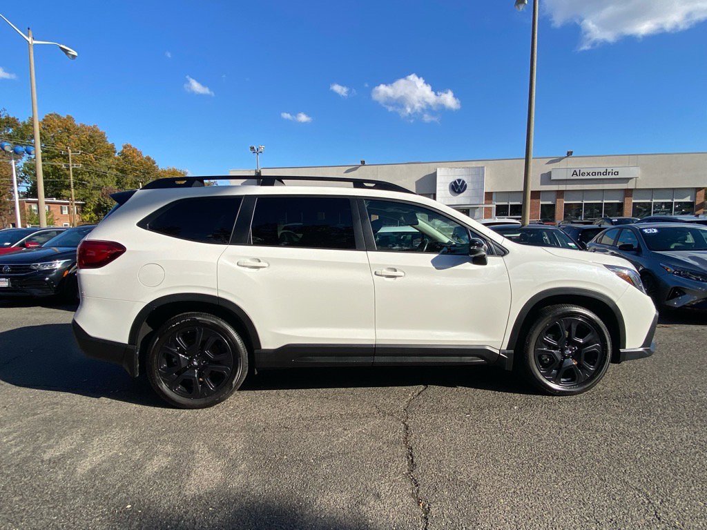 Used 2023 Subaru Ascent Onyx Edition image 2