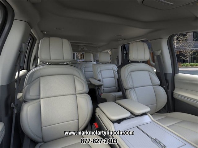 New 2026 Lincoln Navigator Premiere image 10