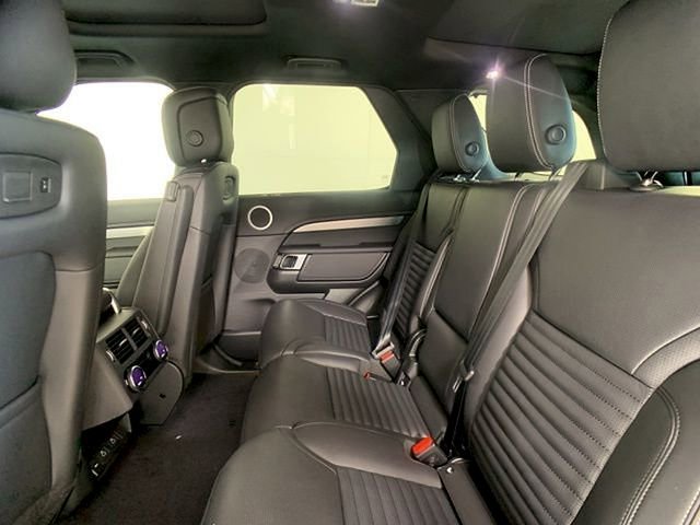 Certified 2025 Land Rover Discovery Dynamic SE image 26