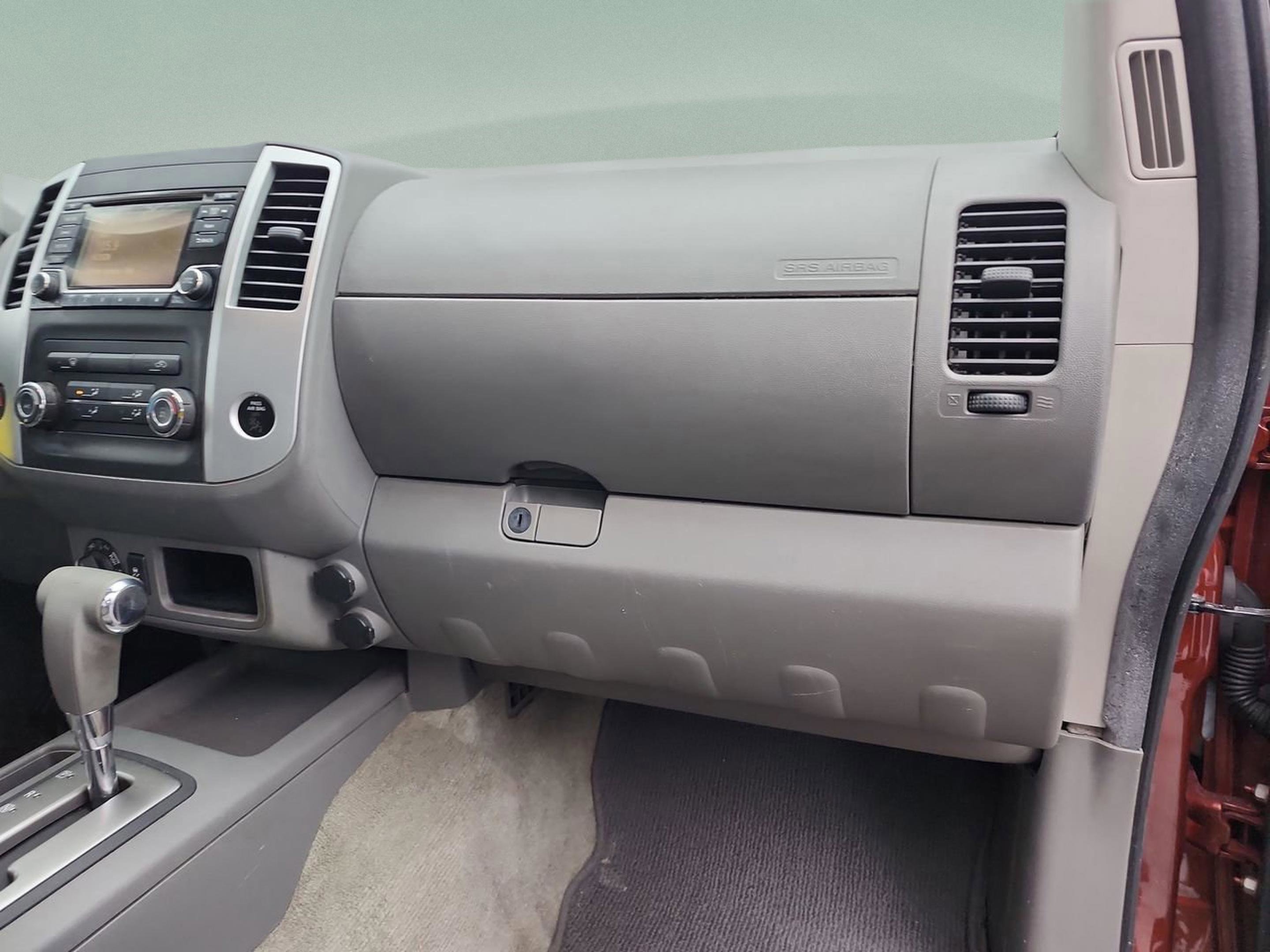 Used 2016 Nissan Frontier SV w/ Moonroof Package image 19