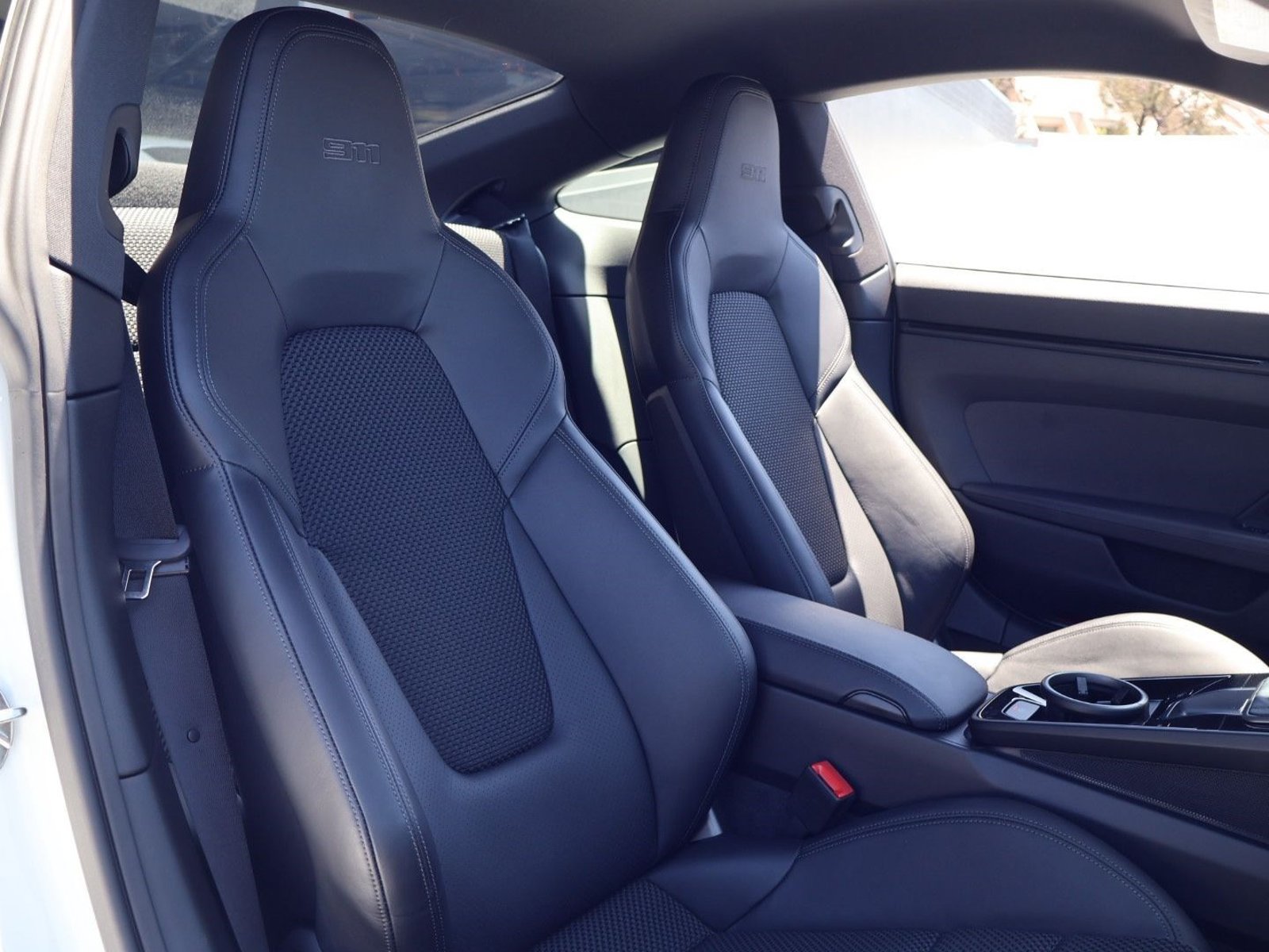 Certified 2024 Porsche 911 Carrera T RWD image 21