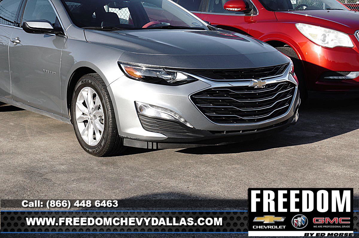 Used 2025 Chevrolet Malibu LT FWD image 2