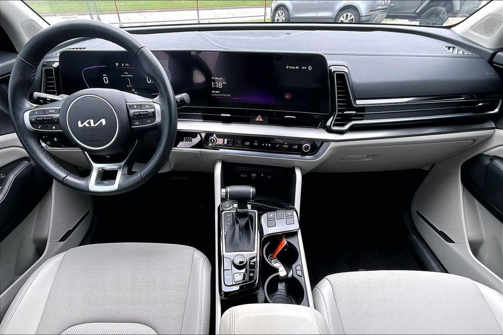Used 2025 Kia Sportage EX w/ Premium Package FWD image 18