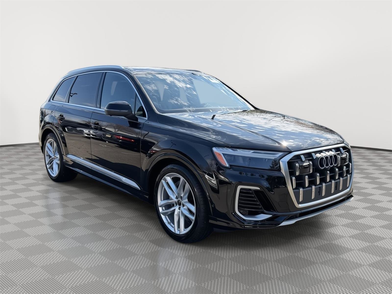 Used 2025 Audi Q7 3.0T Premium Plus w/ Premium Plus Package image 3